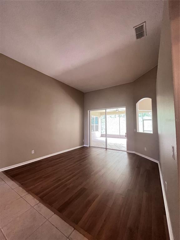 Building Photo - 1713 Winding Oaks Dr