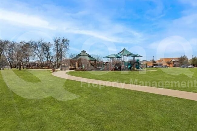 Building Photo - 2208 Lanshire Dr