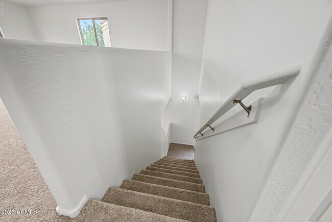 Building Photo - 6135 E Paradise Ln
