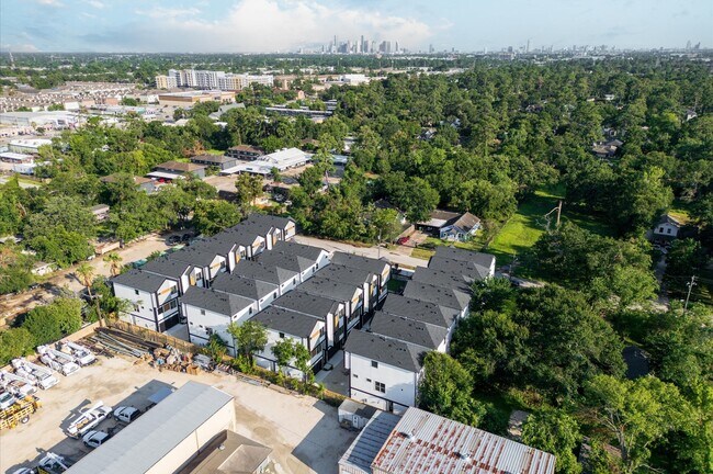 Building Photo - 808 Curtin St
