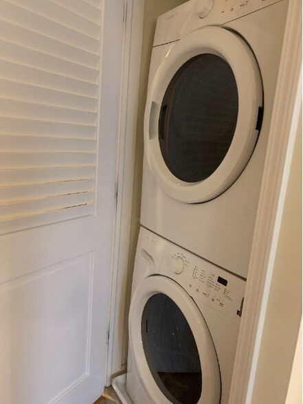 Building Photo - The Lofts at Southworth