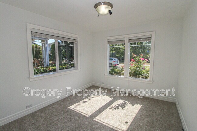 Building Photo - 14507 38th Dr SE