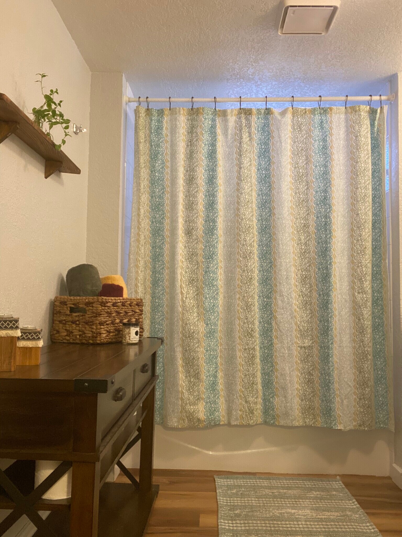 Building Photo - 616 W Mulberry St