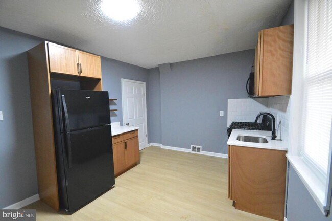 Building Photo - 1218 Hanson St