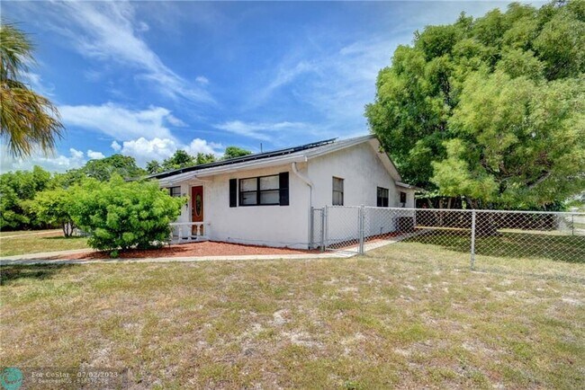 Primary Photo - 101 SW 10th Ave