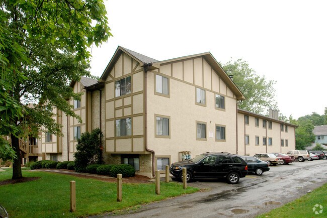 Primary Photo - 176-178 E Norwich Ave