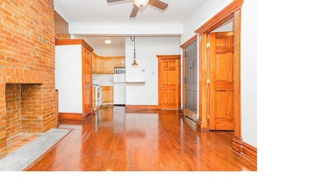 Building Photo - 1079 Broadway