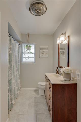 Building Photo - 720 Chisholm Trail