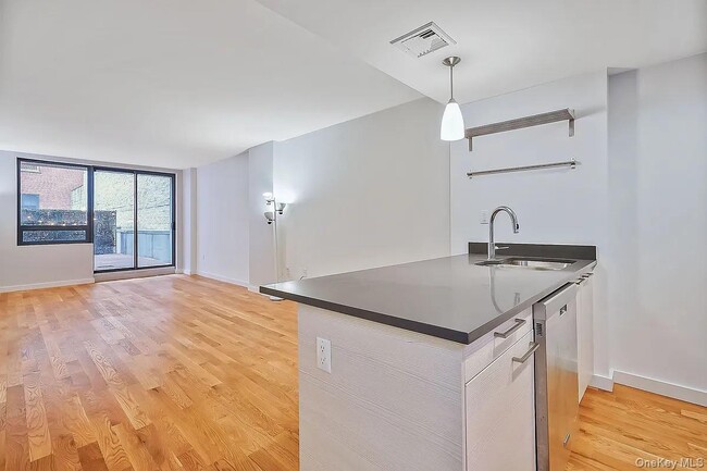 Primary Photo - 106-20 70th Ave