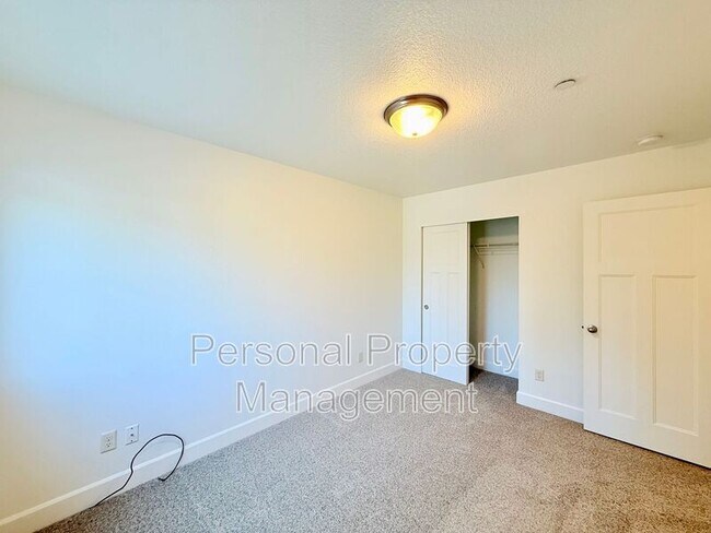 Building Photo - 3326 NW 47th Dr