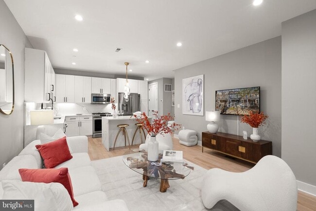 Building Photo - 1225 Park Rd NW