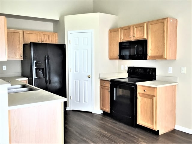 Building Photo - 3007 Secret Garden Ct