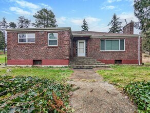 Building Photo - Private old world charm 3 bed, 1 bath home with tons of storage options!