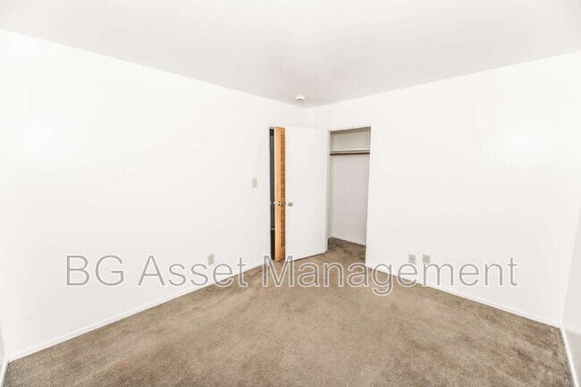 Building Photo - 460 San Marco St