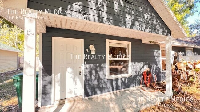 Building Photo - 436 Jennifer Ln