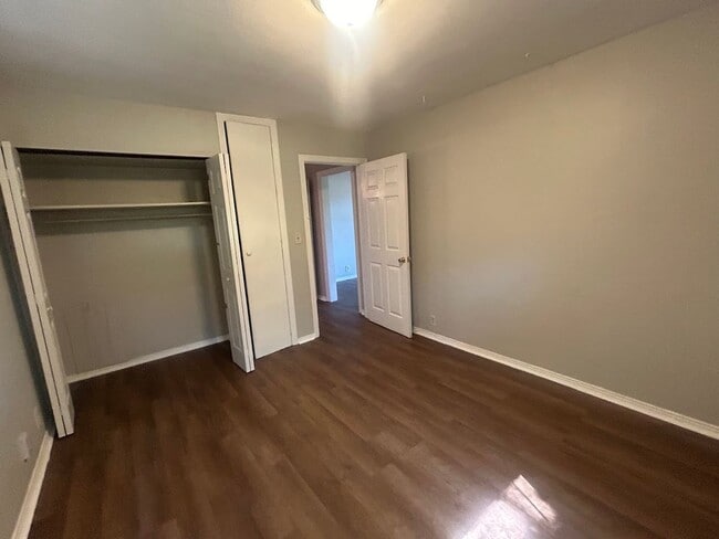 Building Photo - Cute 1/1 Mission Road