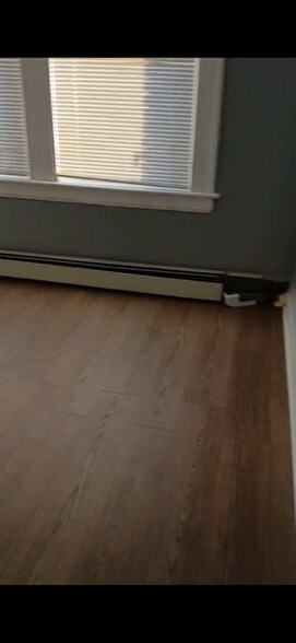 Building Photo - 42 Erwin Pl