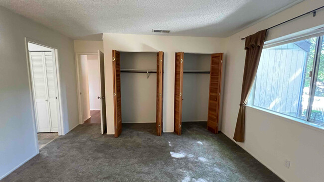 Building Photo - 3591 Quail Lakes Dr