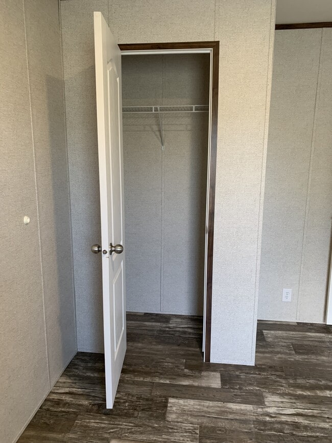 Building Photo - 100 Bristol St