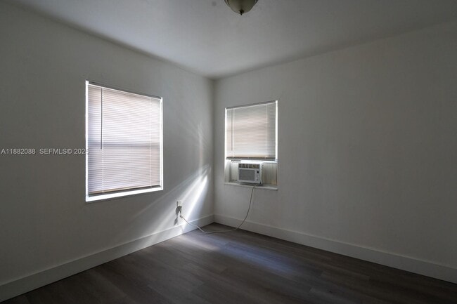 Building Photo - 7021 NW 4th Ct