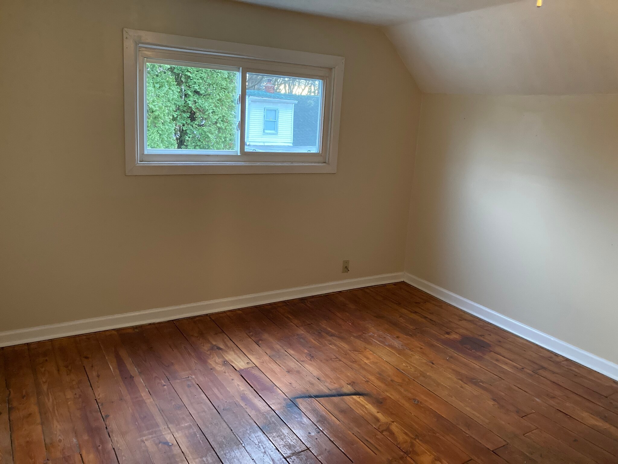 Upstairs south bedroom - 367 S Bancroft St