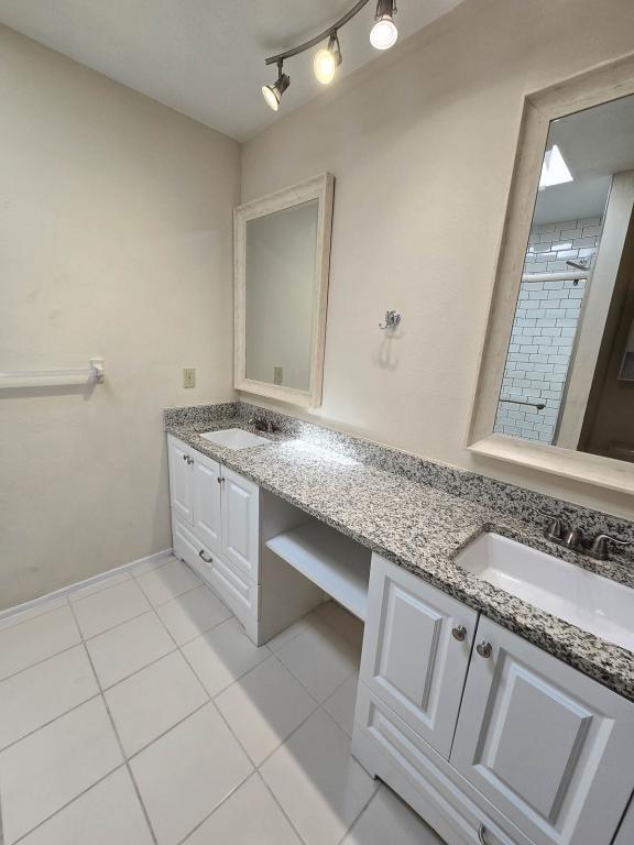 Building Photo - 1232 Woodridge Ct