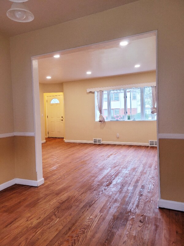 Building Photo - 972 Henhawk Rd