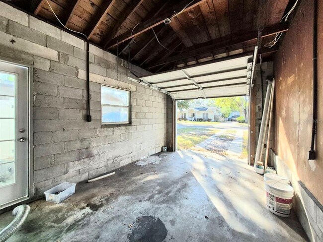 Building Photo - 2617 W Watrous Ave