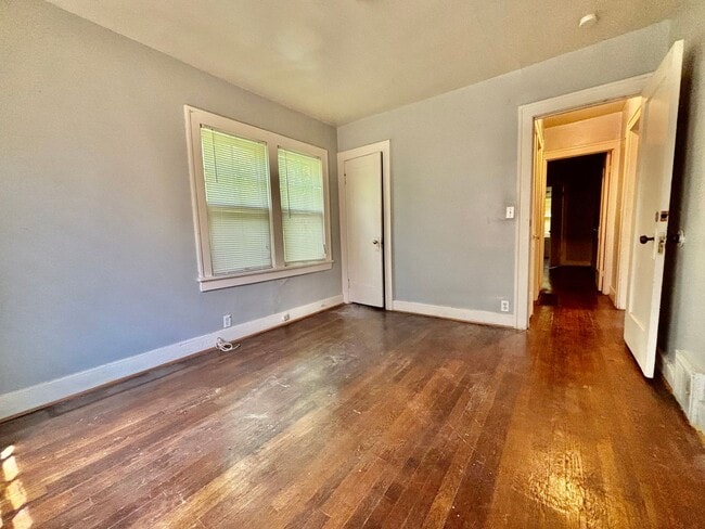 Building Photo - Charming 2-Bedroom Home with Bonus Spaces ...
