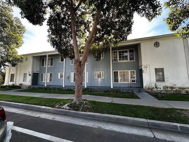 Building Photo - 5404-5412 San Vicente Blvd LP