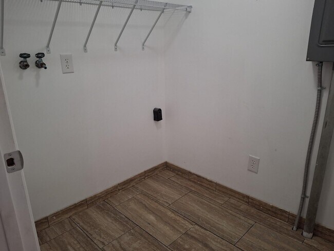 Building Photo - 103 Catalina Cir