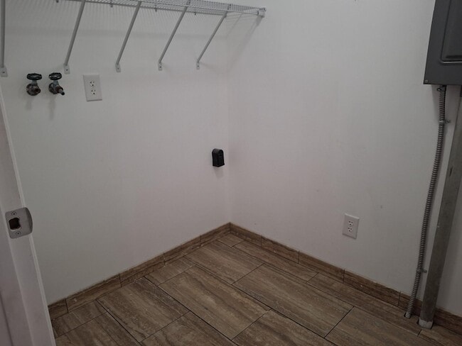 Building Photo - 103 Catalina Cir