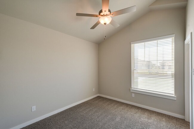 Building Photo - GORGEOUS 3 BEDROOM FOUR PLEX LOCATED IN MI...