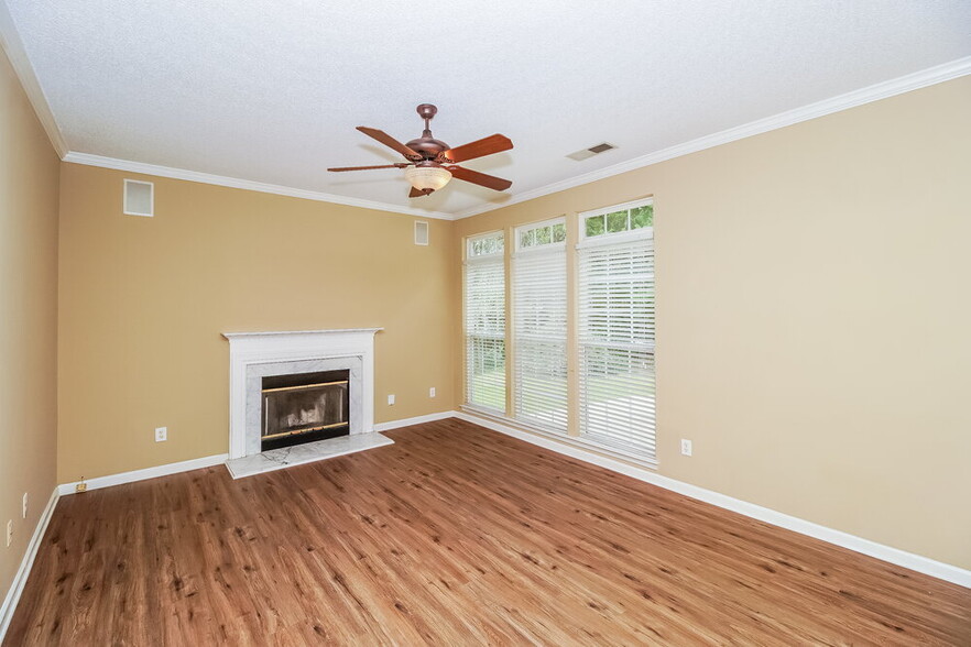 Building Photo - 8936 Coppermine Ln