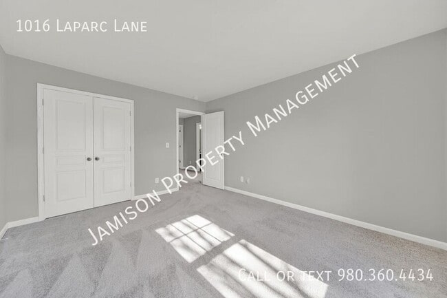 Building Photo - 1016 Laparc Ln