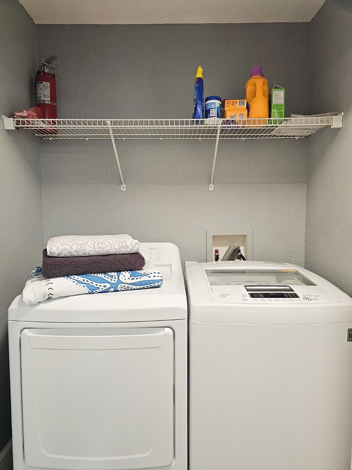 Building Photo - 8923 Manor Loop