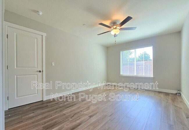 Building Photo - 8303 Gilman Wy