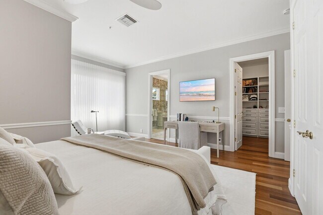 Building Photo - 921 Osceola Dr