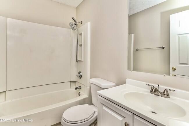 Building Photo - 6226 Maravian Dr