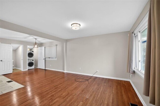 Building Photo - 1817 Goddard St SE