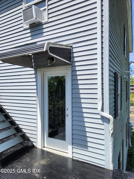 Building Photo - 336 Hamilton Ave