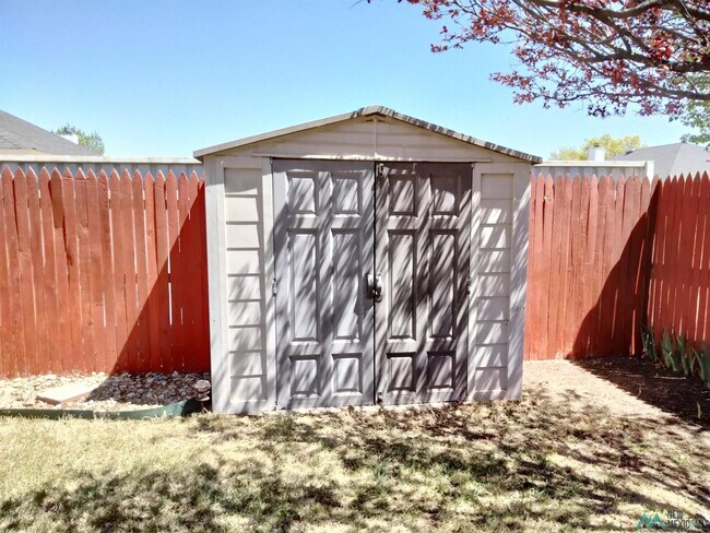 Building Photo - 2301 Reese Dr