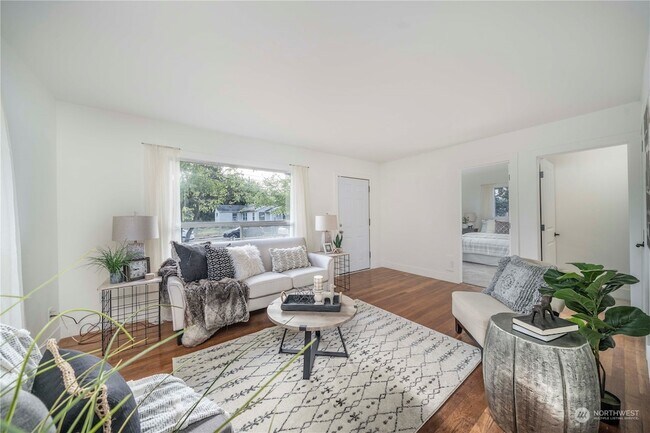 Building Photo - 6927 S Tyler St