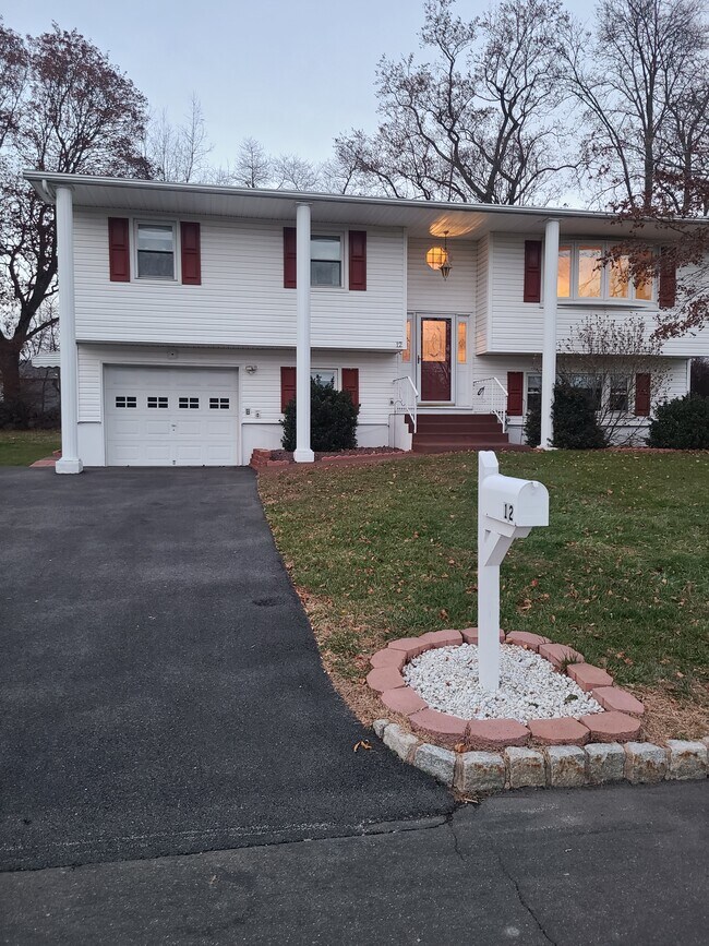 Primary Photo - 12 Lewis Rd