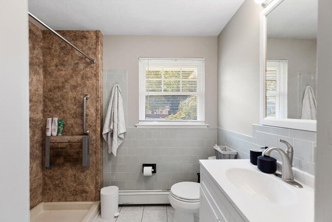 Building Photo - 18 Brookfield Dr