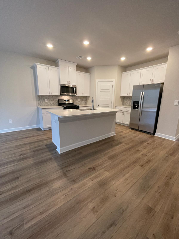 Building Photo - 523 Summit Vw