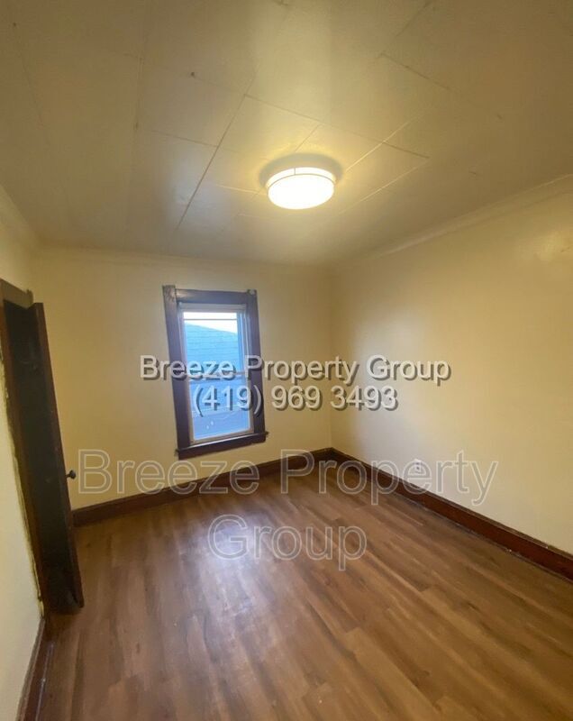 Building Photo - 1477 South Ave