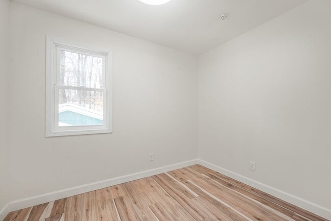 Building Photo - 3764 Glenwood Dr