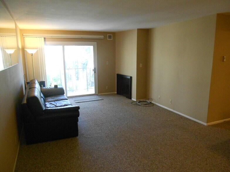 Building Photo - 8163 Redlands St