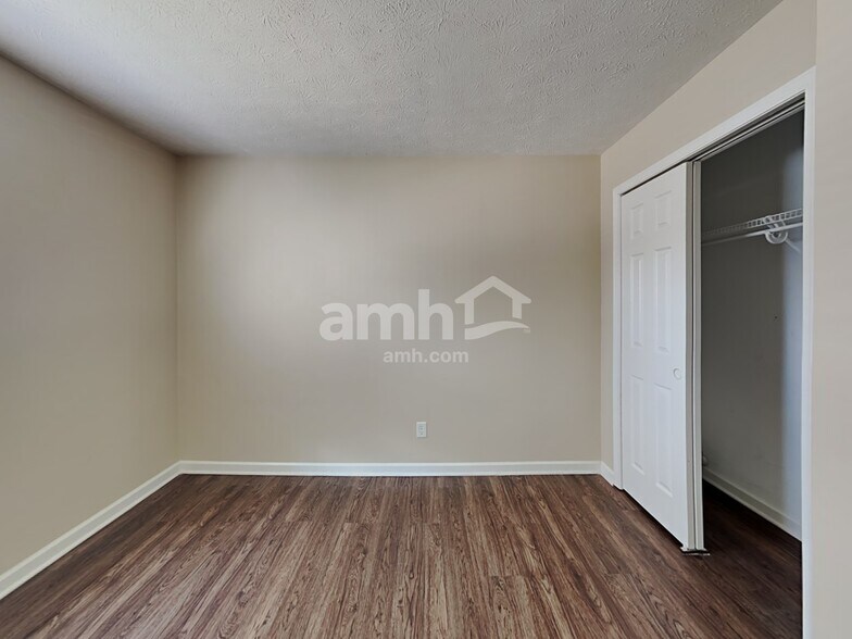 Building Photo - 17151 Shadoan Way